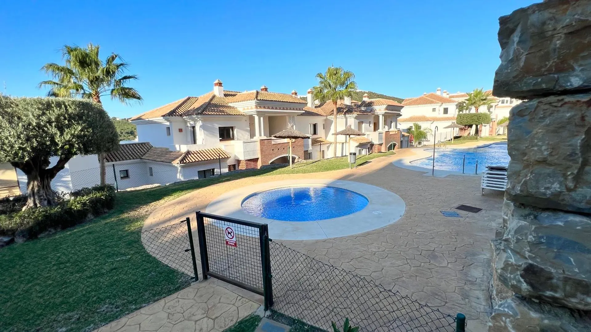 Moderno Apartamento Con Jardin - Golf Y Playa Casares 0*,  Spagna