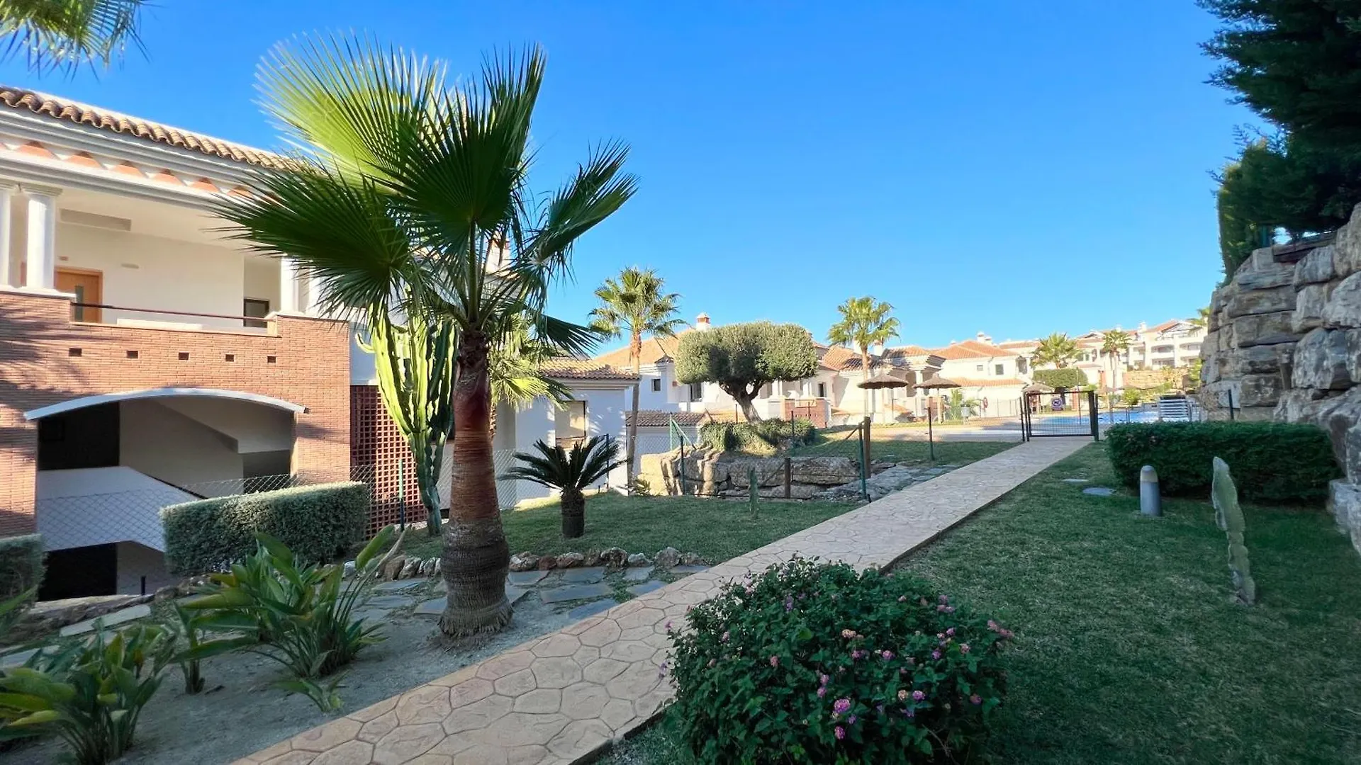Moderno Apartamento Con Jardin - Golf Y Playa Casares Appartamento